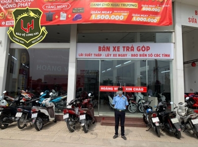 BẢO VỆ CỬA HÀNG XE GẮN MÁY